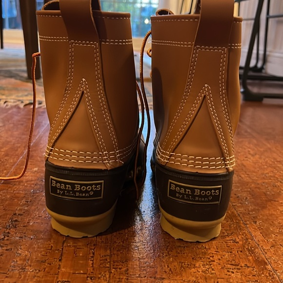 Bean Boots, 8” insulated, size 8, medium B width - Picture 4 of 5